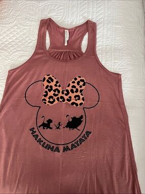 Disney: Minnie x Hakuna Matata Dusty Rose Graphic Tank